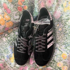 Men’s size 7 adidas/star wars collab. Gazelle